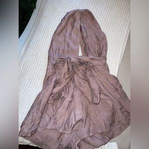 Showpo romper size 6 rose color